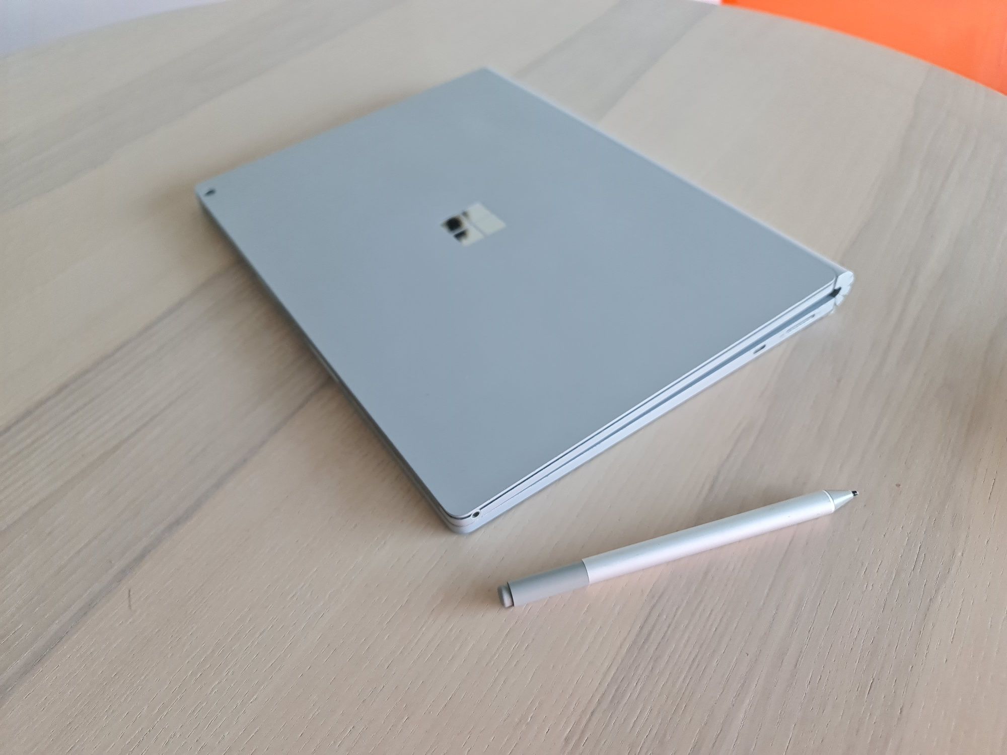 Microsoft Surface Book 2