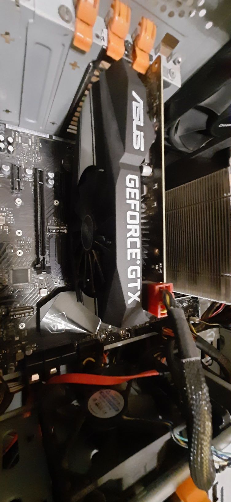 Продам видеокарту ASUS GeForce GTX 1660 Super