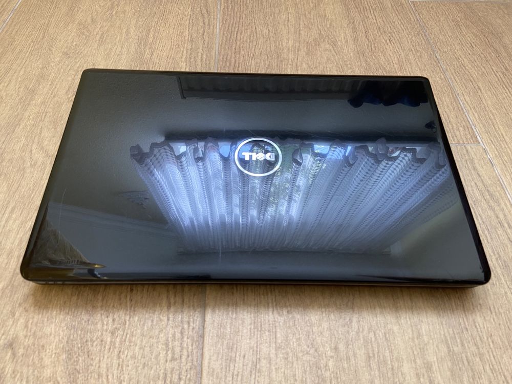 Ноутбук Dell Inspiron 1564 / і3/4Ram/320Gb/wifi/15.6''