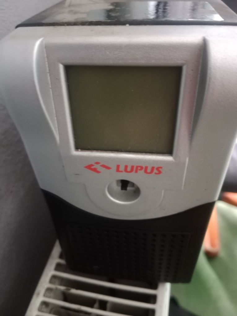 UPS używany do wymiany akumulator