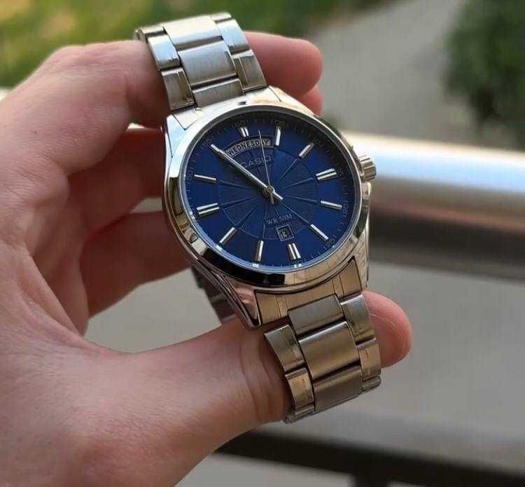 Стильний годинник CASIO Classic MTP-1381D-1AVDF