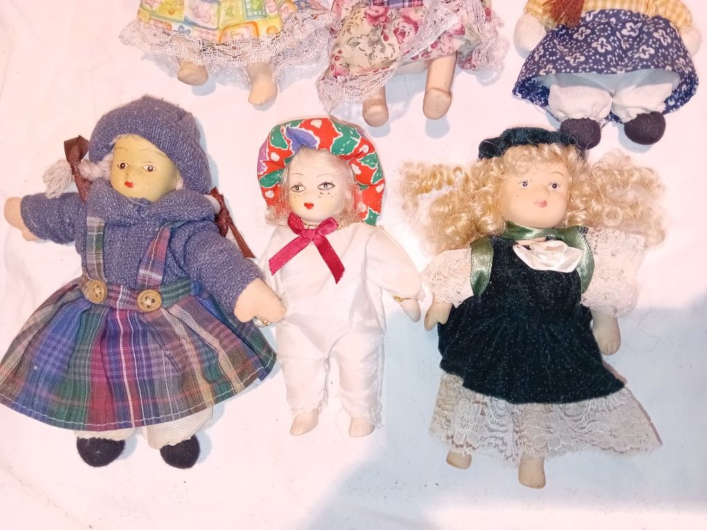 Conjunto de 6 Bonecas Antigas em Porcelana