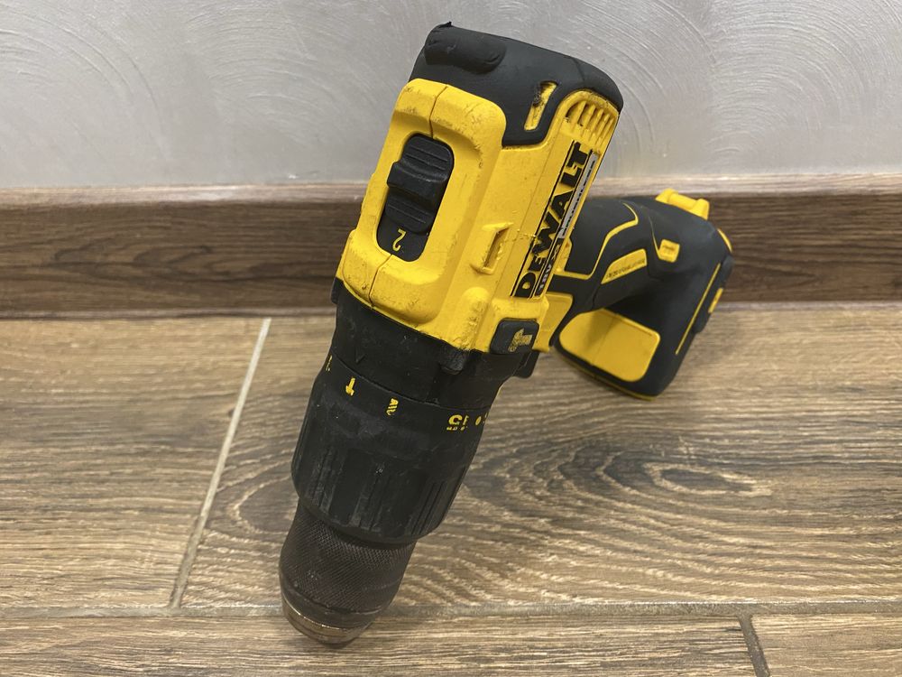 Шуруповерт DeWalt DCD778