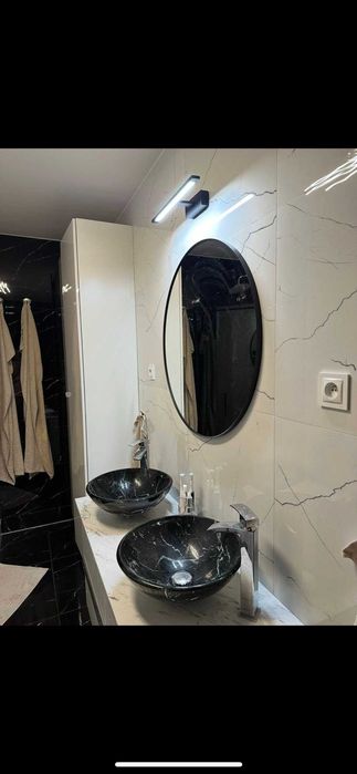 Szafka łazienkowa z dwoma umywalkami