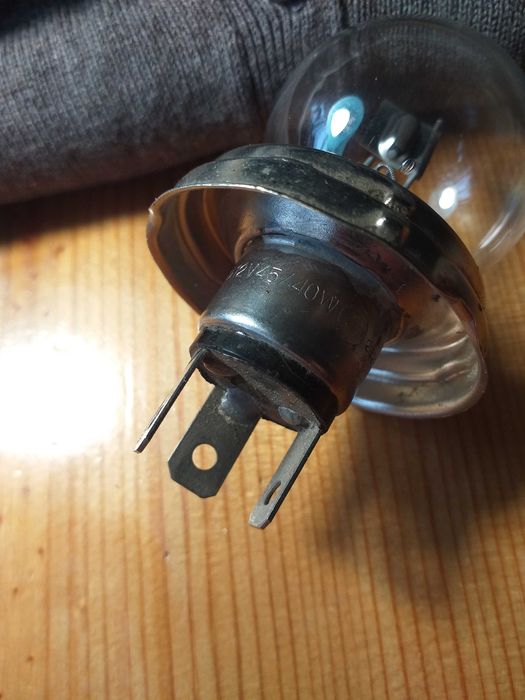 Лампочка ближний- дальний свет, 12V 45/40W.