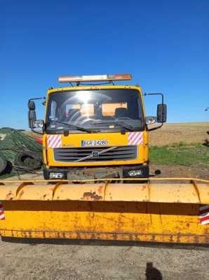 VOLVO FL220 piaskarka solarka pług