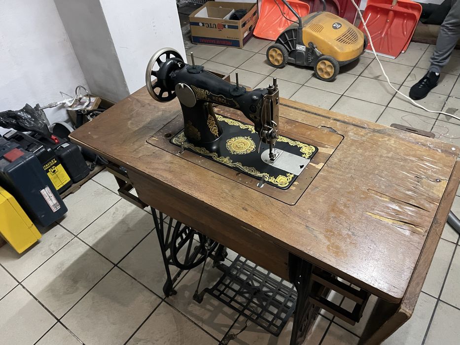 Maszyna do szycia HEROLD antyk
