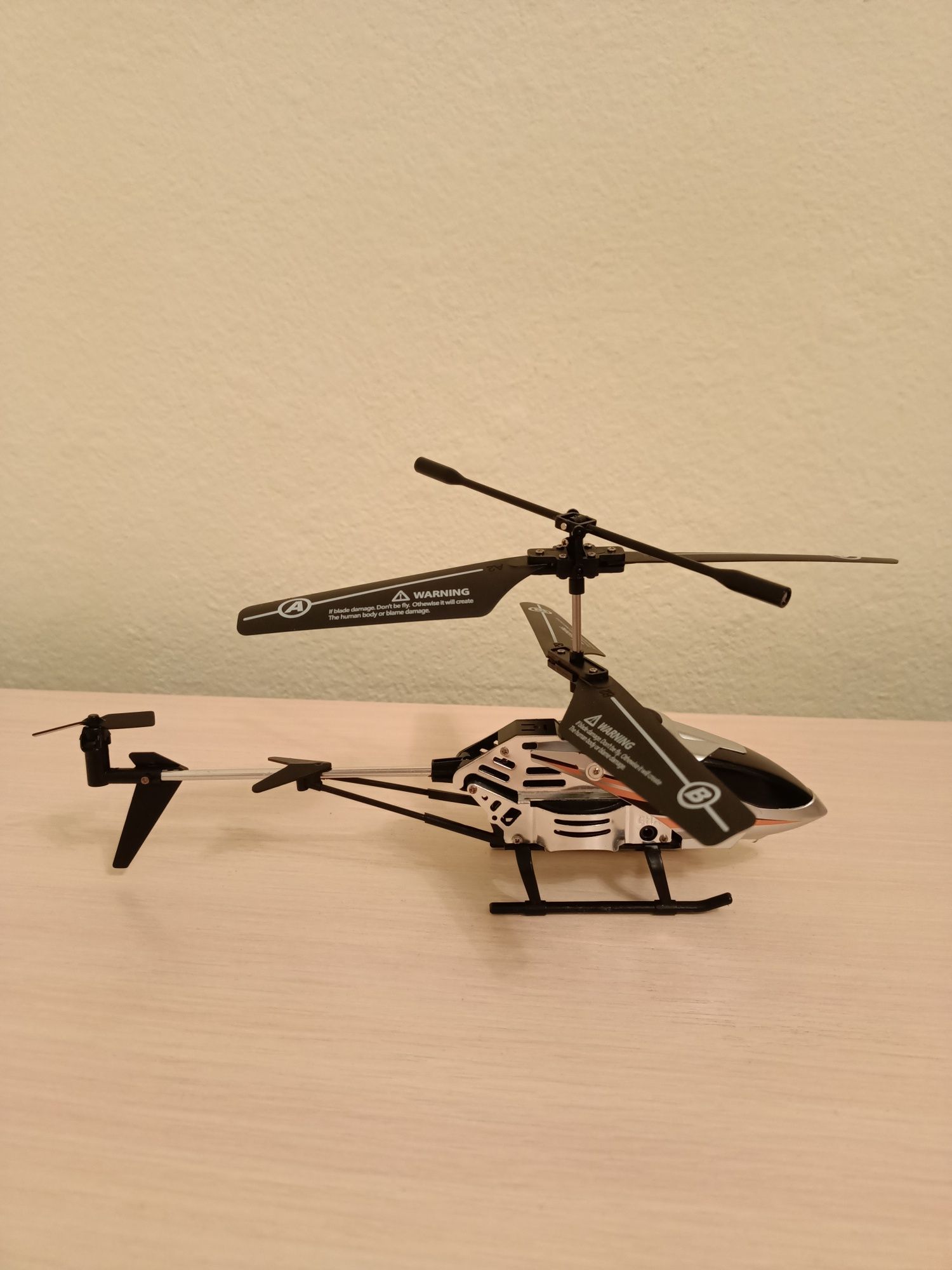 Вертолет с дистанционным управлением