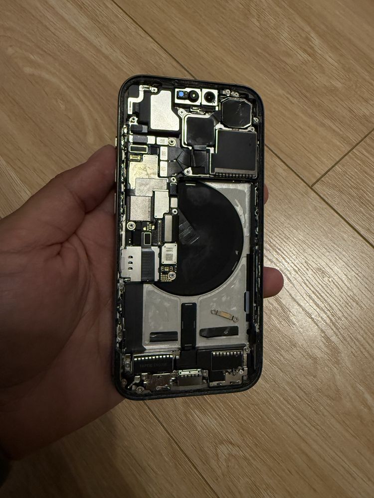 Iphone 15 Pro корпус, запчастини,батарея камера нижній шлейф