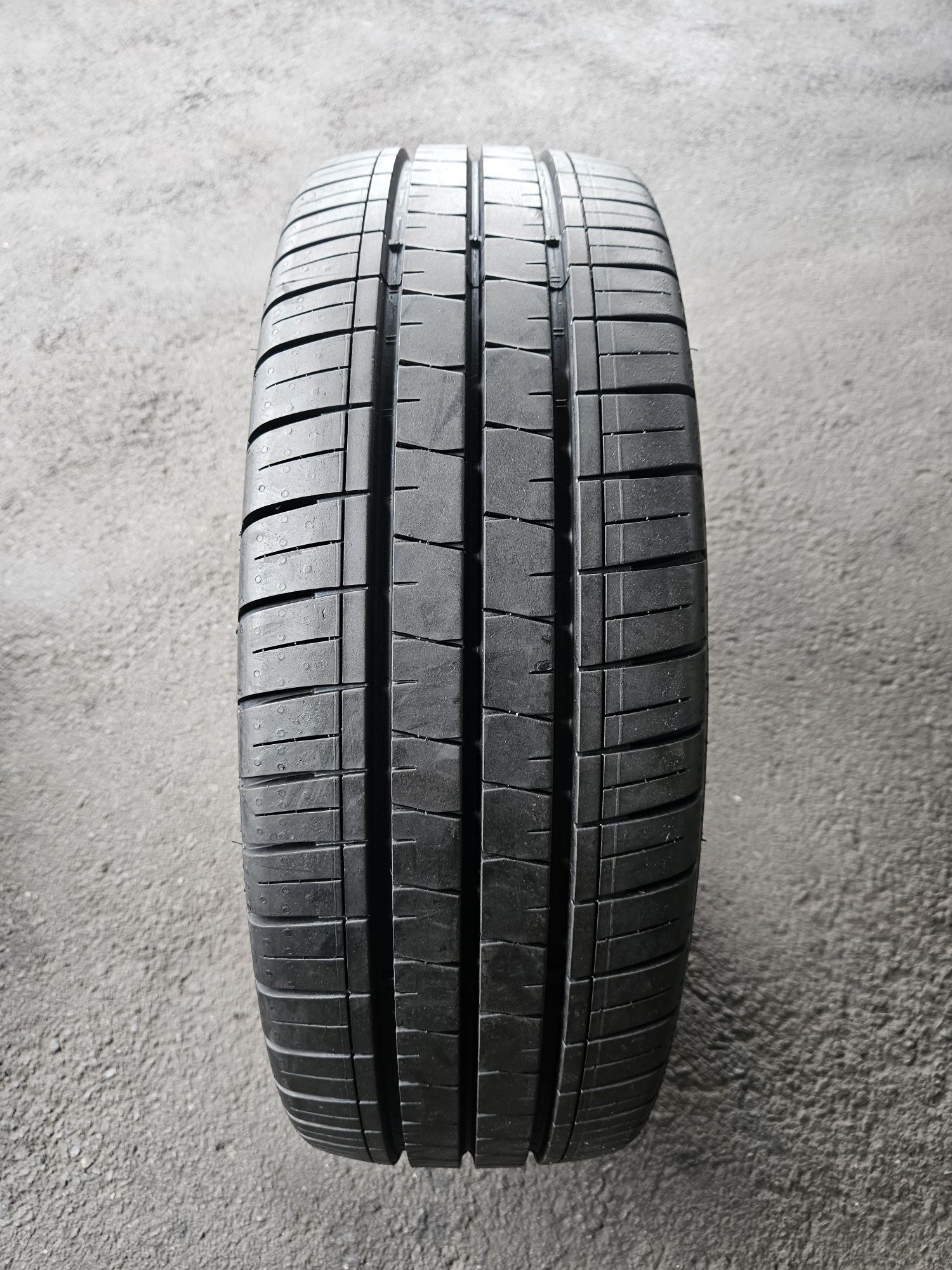 Opona 215.70.15C 109/107S Vredestein Comtrac 2 1szt