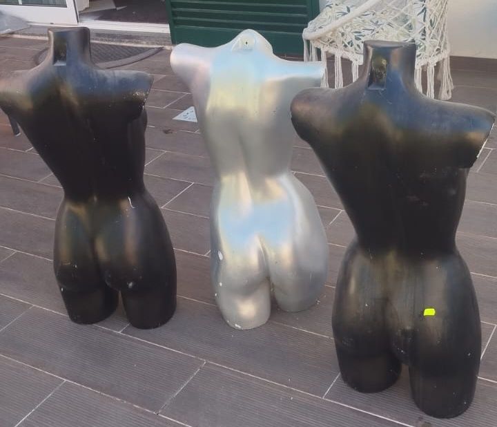 Manequim mulher meio corpo