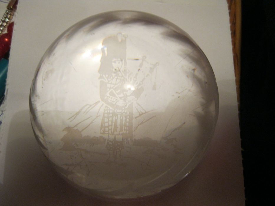 подарок сувенир декор интерьер полушар шотландец с волынкой на дне шар