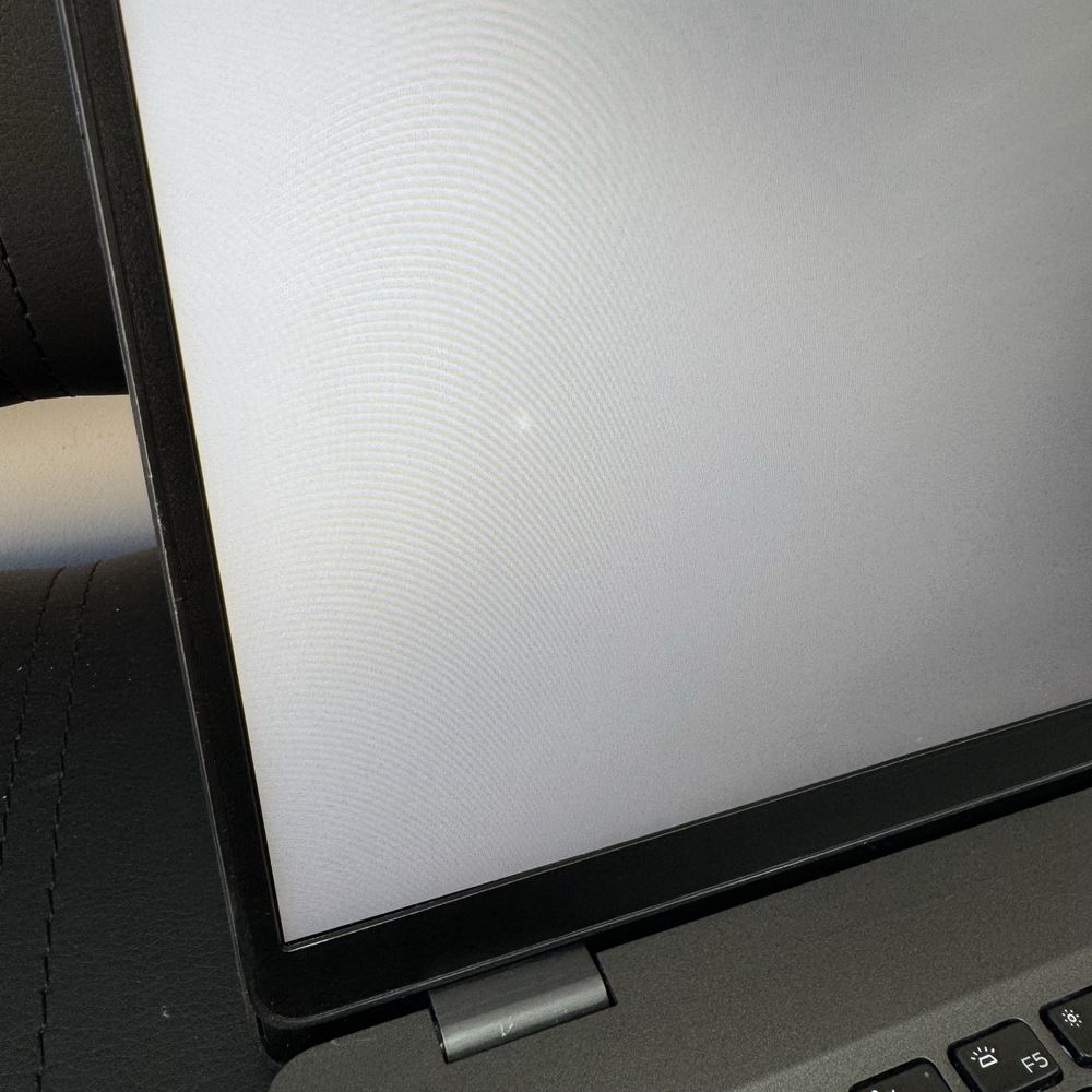 Dell Latitude 5500 (15,6" FHD/i5-8th/16GbDDR4/256GbSSD/84%)