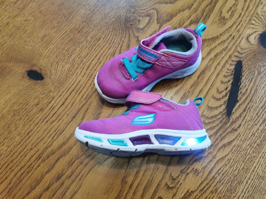 Buty skechers świecące r. 24