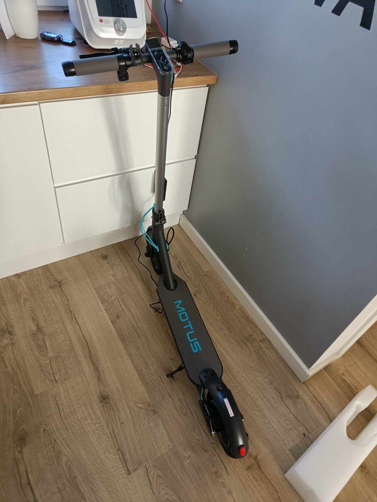 Motus scooty 10 lite 2023 kierunkowskazy nowy model