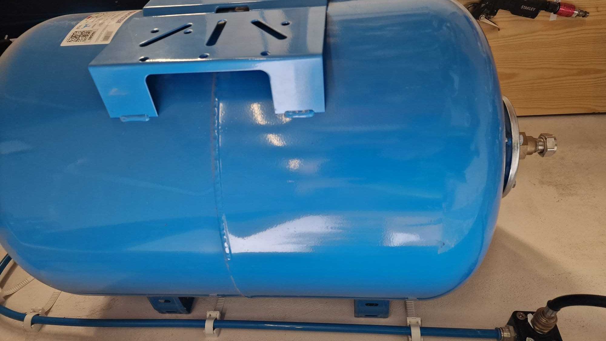 Pompa MHK1 1300 ze zbiornikiem AQUASYSTEM 80L