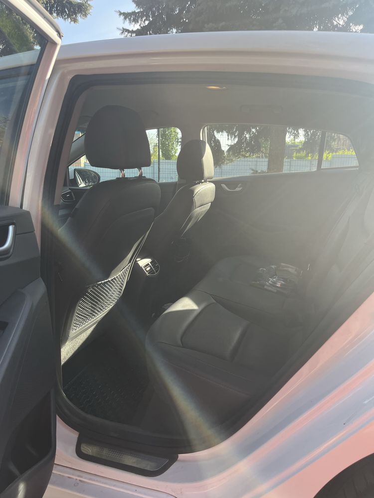 Hyundai ioniq.
