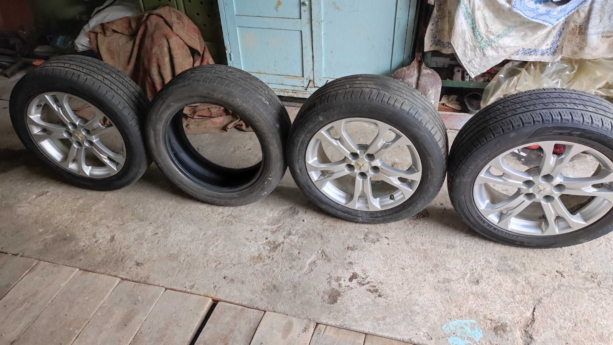 Продам резину с дисками 225/55 R18