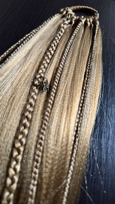 Kucyk na gumce, doczepiany