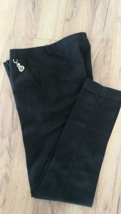Eleganckie czarne spodnie S na kant z kieszeniami