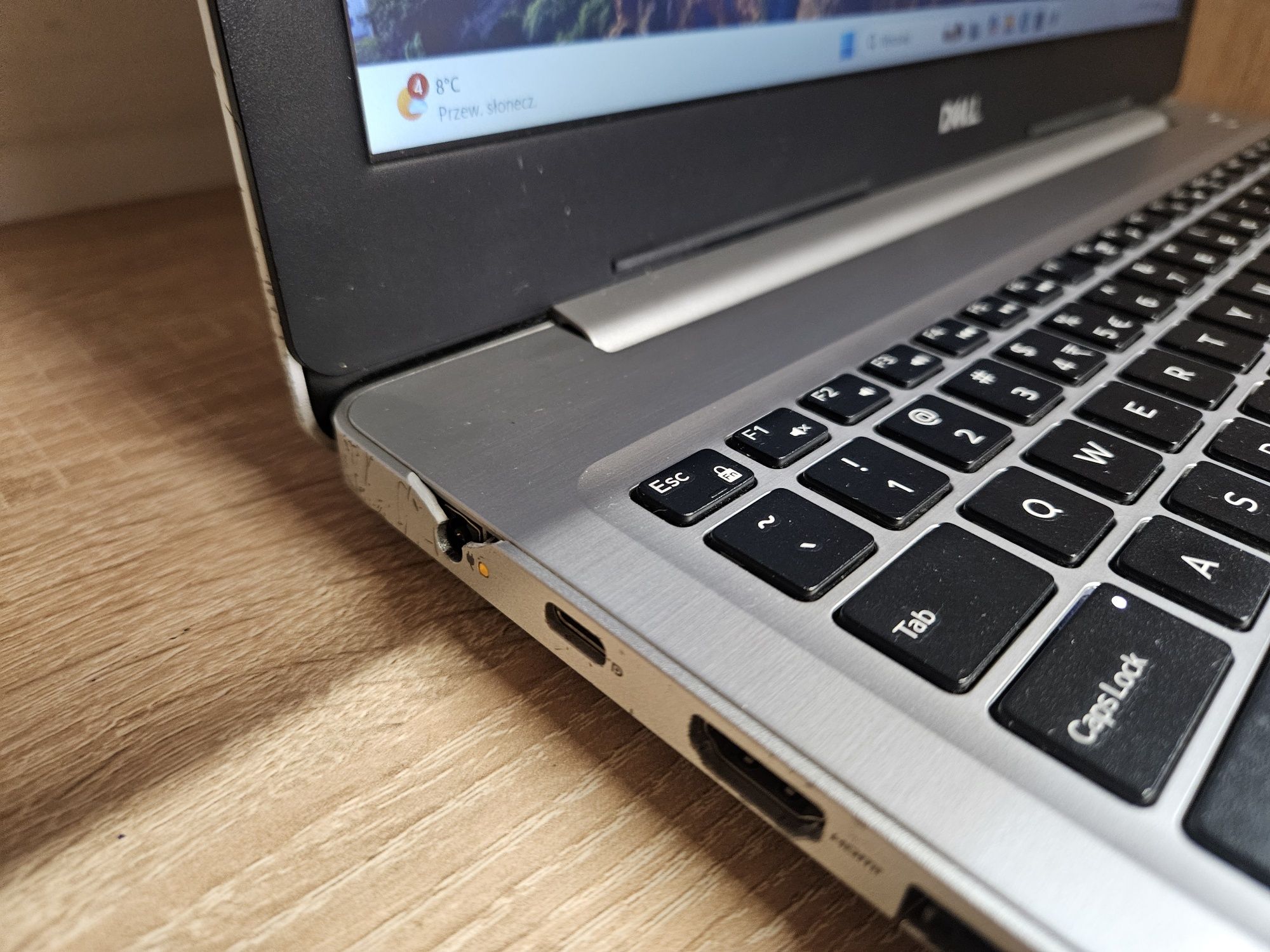 Laptop Dell inspirion  15 series 500 i5 SSD 256GB  Radeon R7