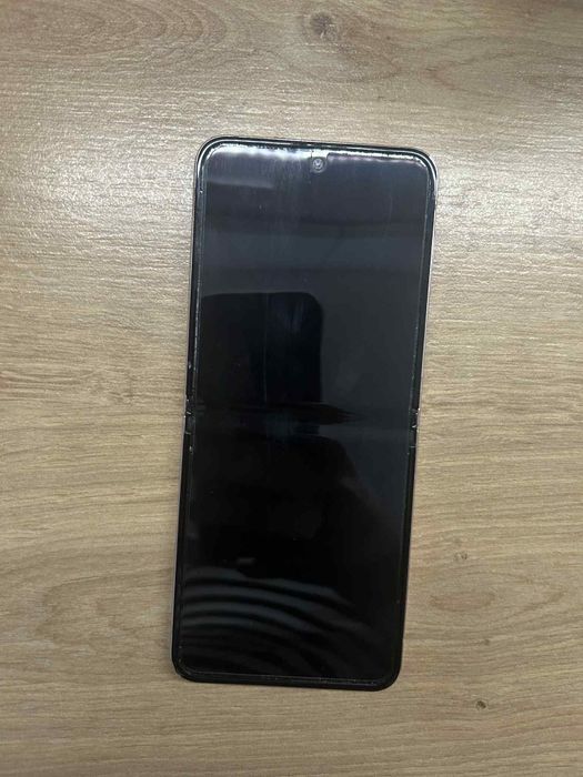 Samsung galaxy z flip 5,512gb