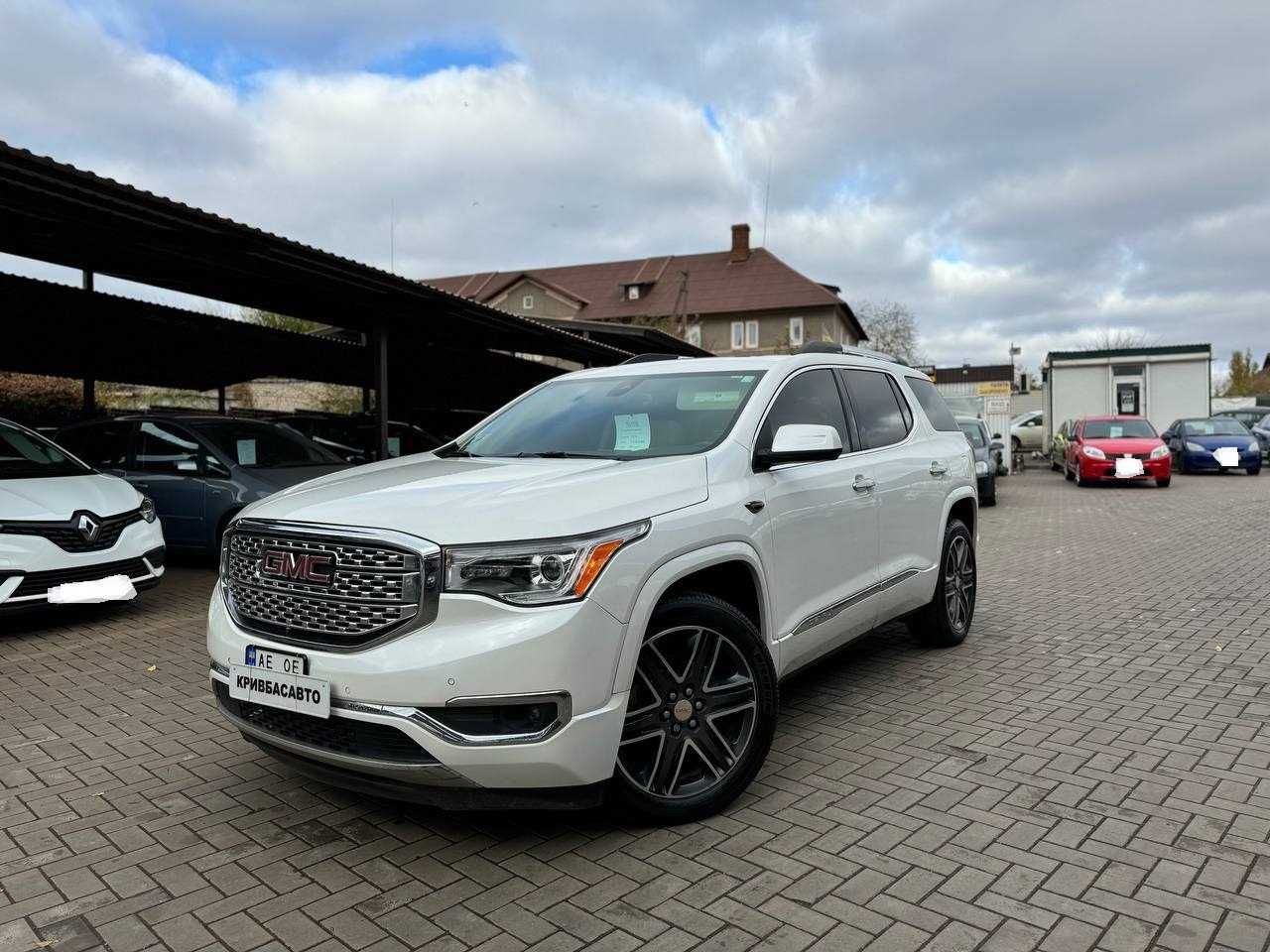 GMC Akadia 2016p.