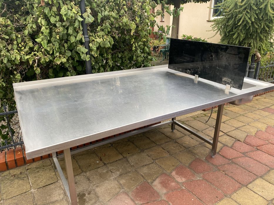 Stol roboczy ze zlewem 240 x 124