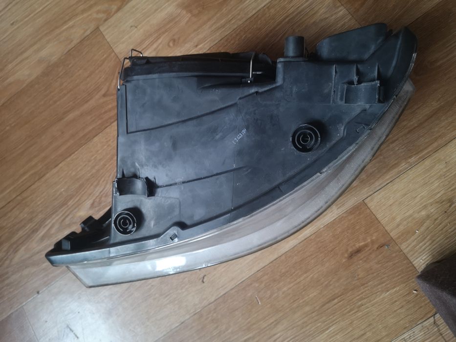 Lampa reflektor Valeo  seat ibiza 6l prawa. R. EUROPA