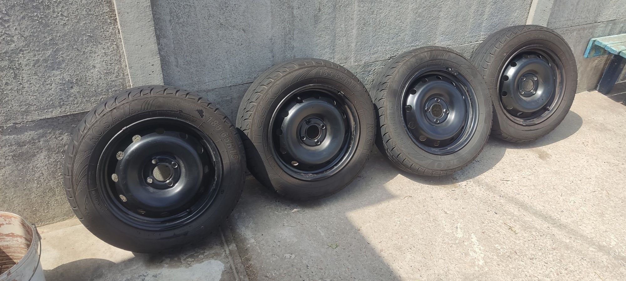 Колеса в комплекте 185/65/R15 состояние идеальное