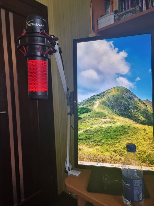 Мікрофон HyperX Quadcast з кронштейном