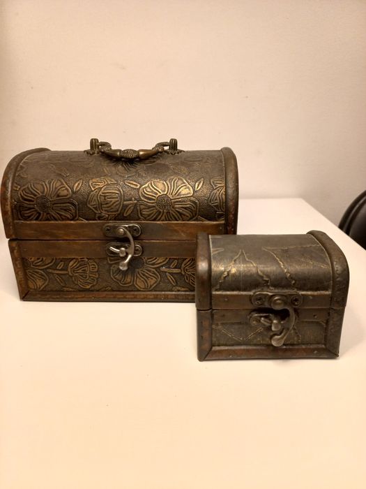 Drewniane skrzyneczki na biżuterię i kosmetyki