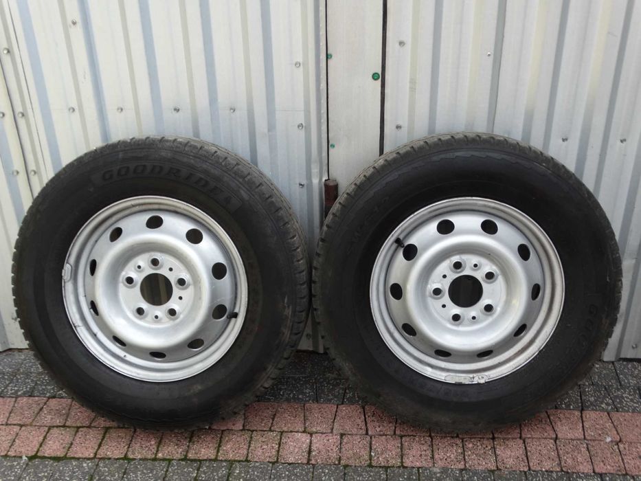 felgi stalowe i opony zimowe 16 cali samochód dostawczy