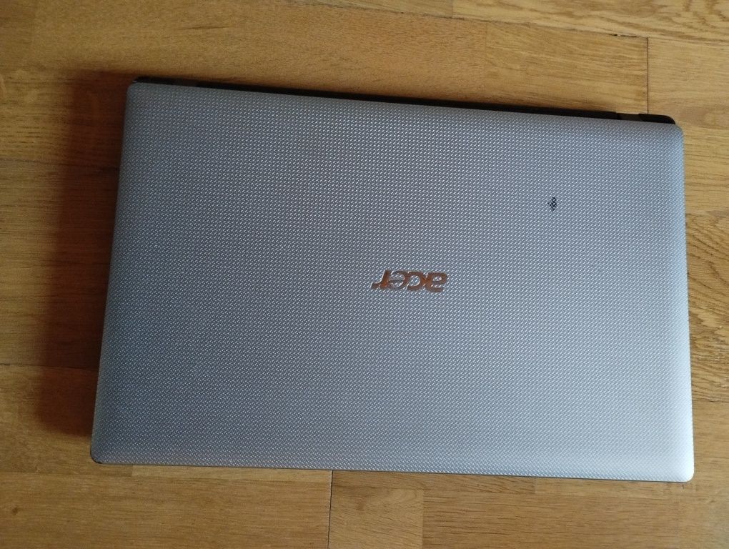 Laptop Acer 5551G 15.4" Phenom II X3 4GB