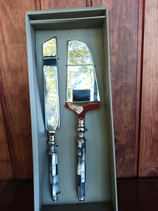 Conjunto  Espátula e Faca cabo em Madrepérola