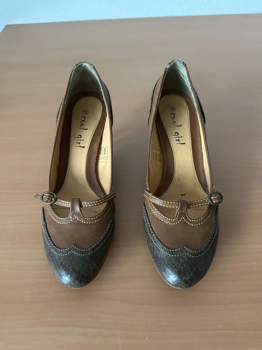 Sapatos Castanhos Nº 38