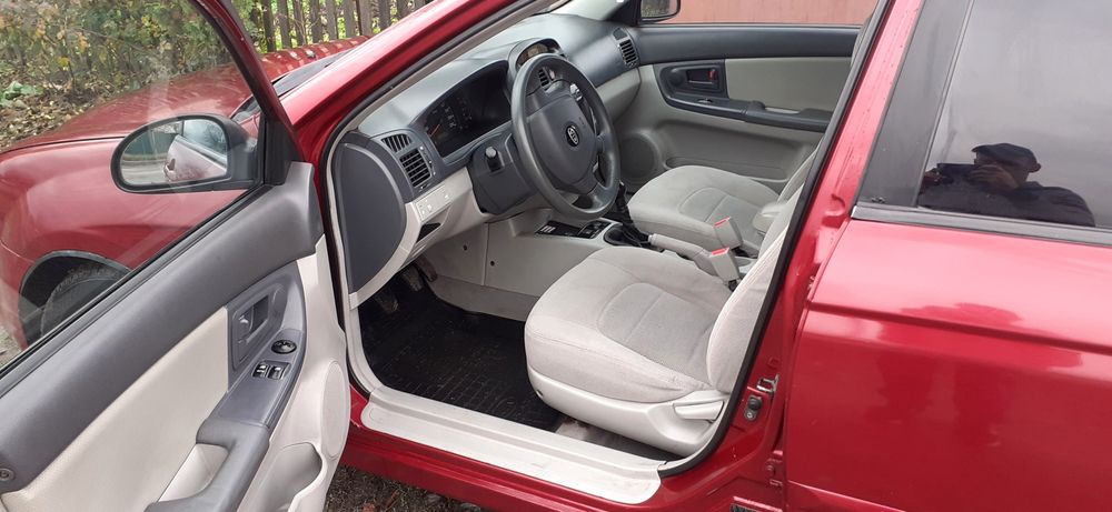 Продам власний Kia Cerato.