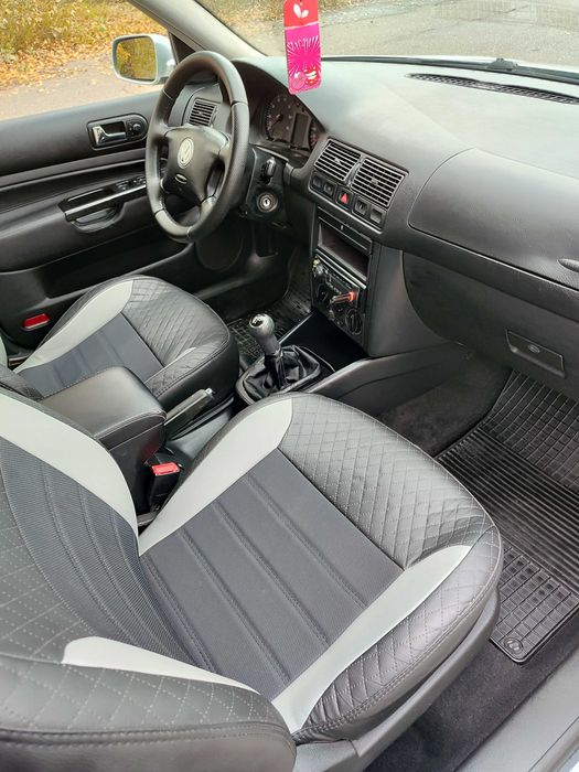Volkswagen Golf 4 в рідній фарбі/1.6 МПІ/Супер стан