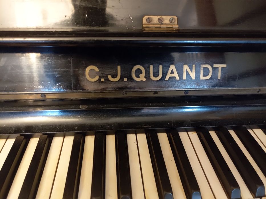 Pianino Quandt dla Herman & Grossman Warszawa.