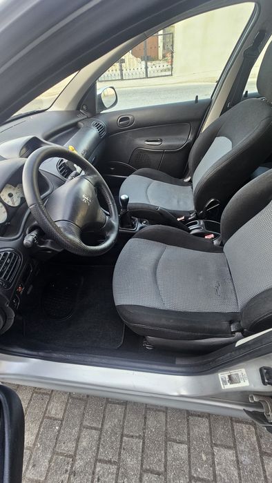Peugeut 206 impecável