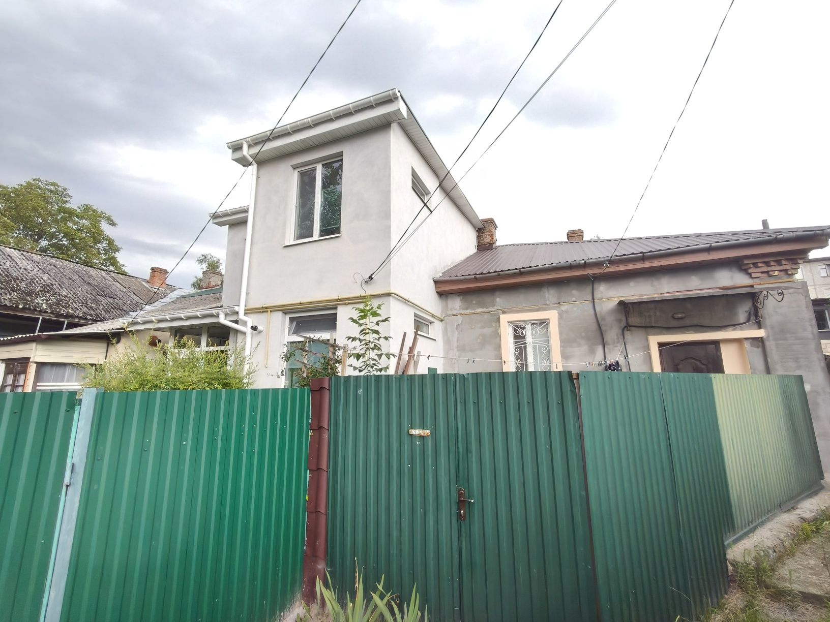 Терміново, Центр,2х. Частина будинку,всі зручності централізовані.