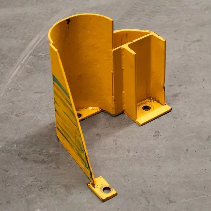 Odbojnica nogi regału magazynowego typu C H-30 cm odbój czołowy prawy