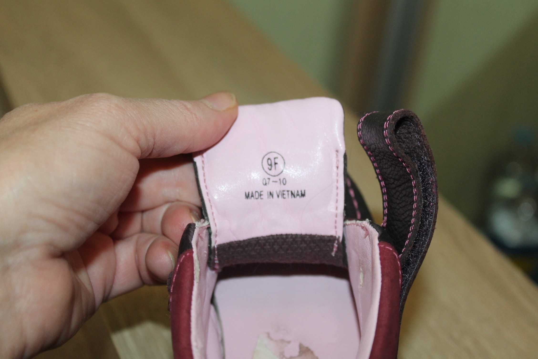 Кожаные туфли, полуботинки,мокасины на девочку Clarks.Размер 26.