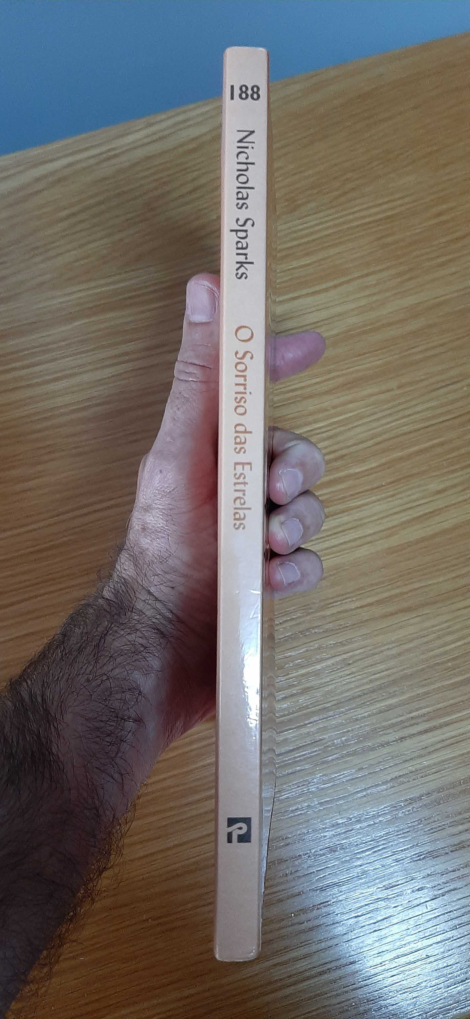 Livro "O Sorriso das Estrelas" (Nicholas Sparks)