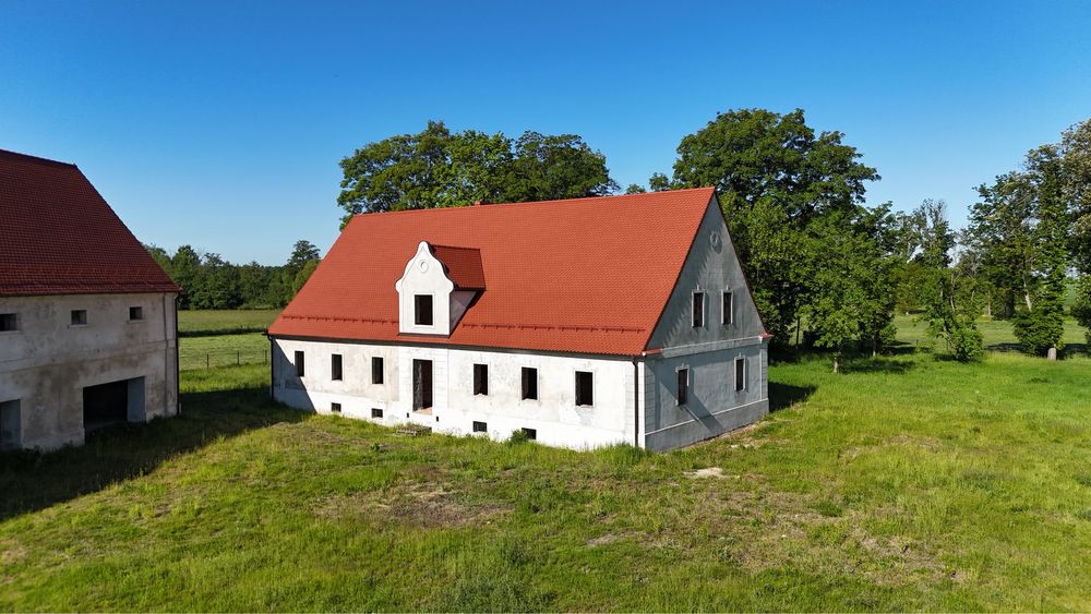 Sprzedam nieruchomość dworek w parku ze stawem