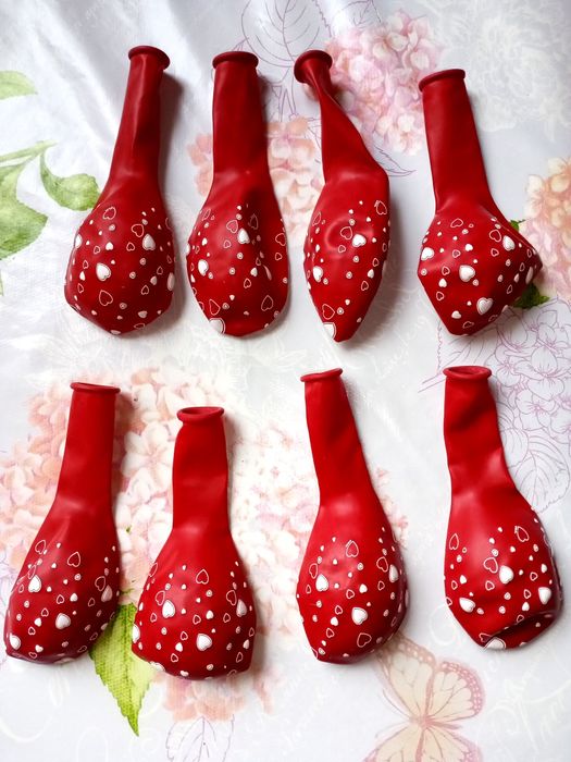 Balony czerwone w białe serca 8sztuk