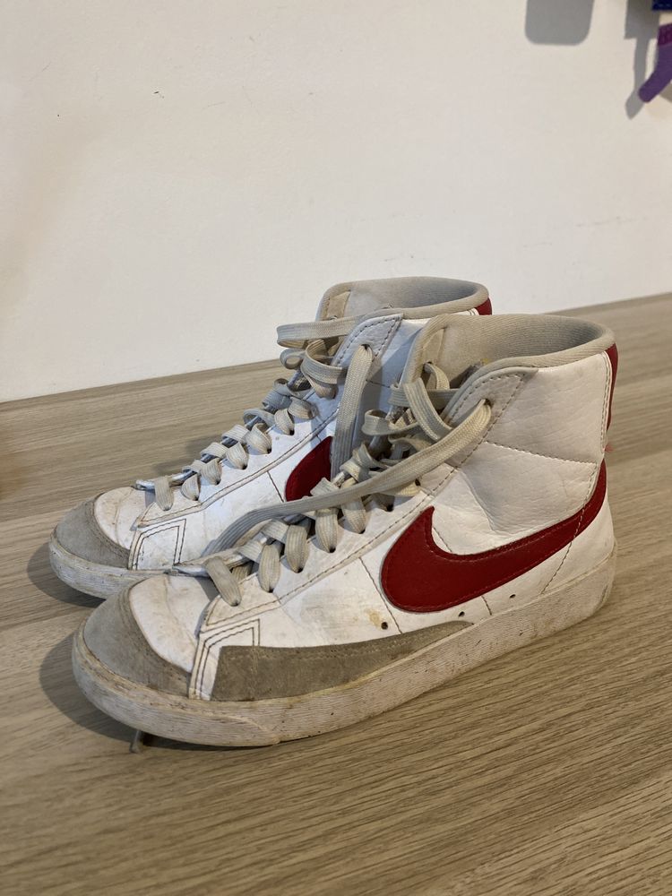 Ténis Nike Vermelhos