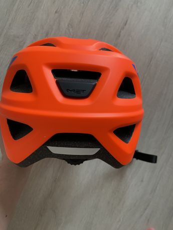 Велосипедный шлем MET