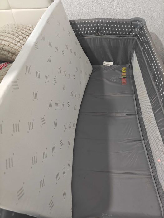 Vendo cama de viagem  com duas posições com dois colchões