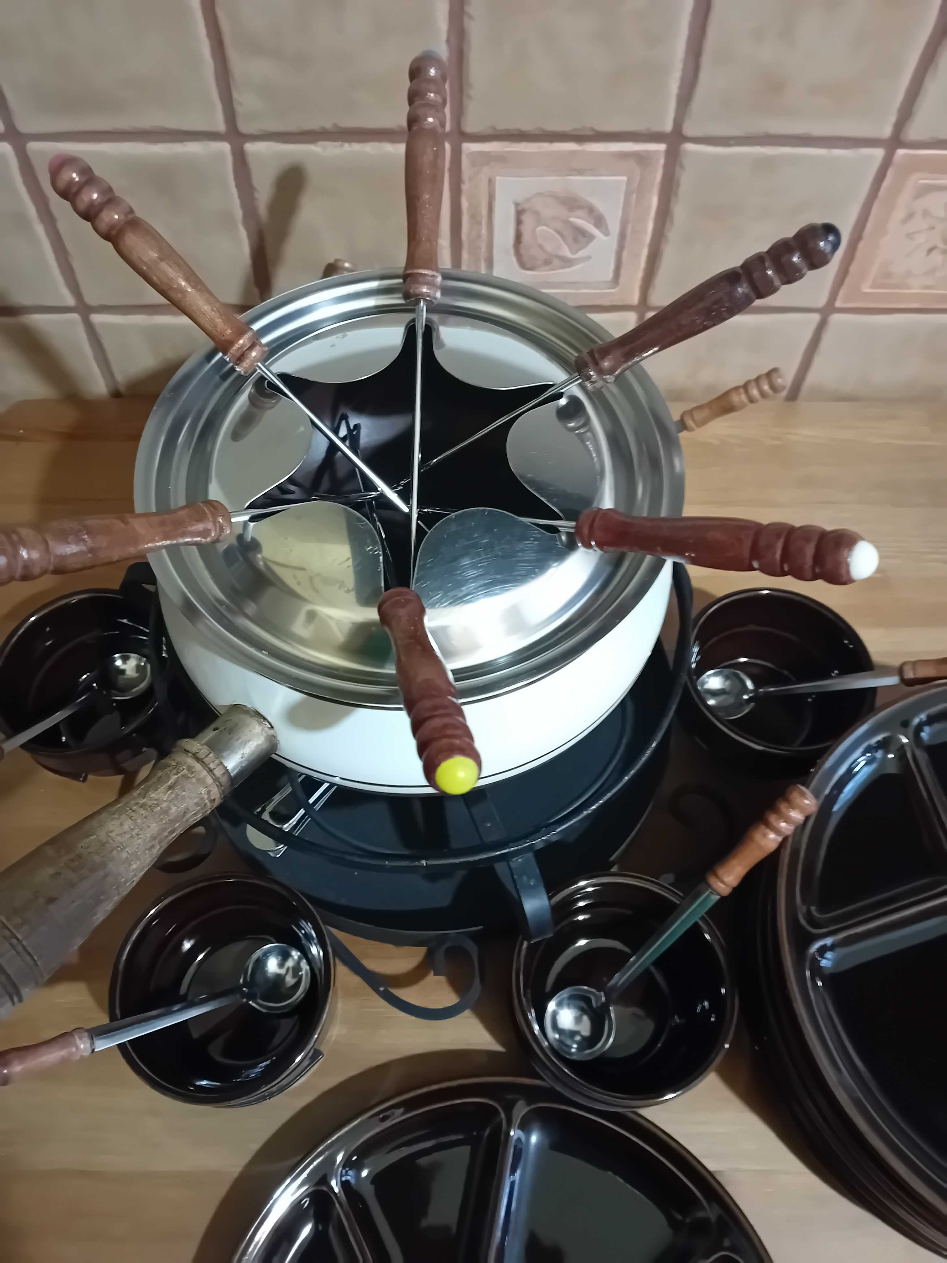 Fondue gabel kompletne z talerzami 6 osób